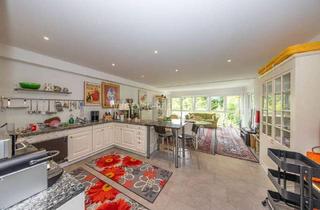 Wohnung kaufen in 53809 Ruppichteroth, Attraktive 3-Zimmer-Wohnung mit großem Balkon und Tiefgaragen-Stellplatz
