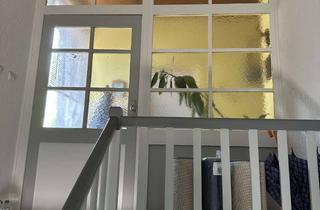 Wohnung mieten in 40721 Hilden, Hilden-West Altbau Dachgeschoss 2 Zimmer hohe Decken