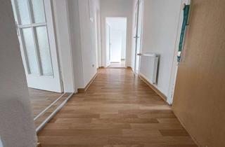 Wohnung mieten in Johannes-R.-Becher-Str. 61, 39218 Schönebeck, 4-Zimmer-Wohnung mit Dusche und Balkon