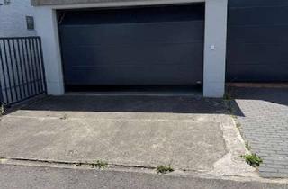 Garagen mieten in 68163 Neuostheim, großzügig Garage mit elektrischem Rolltor