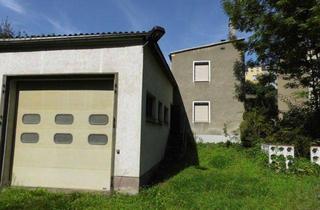 Einfamilienhaus kaufen in 08468 Reichenbach, Hobbyschrauber und Handwerker aufgepasst! Einfamilienhaus mit Halle und Garagen in ruhiger Stadtlage zu verkaufen!