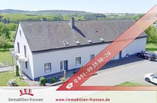Haus kaufen in 54317 Lorscheid, Lorscheid: Viel Platz für all Ihre Pläne – Großes Ein-/Zweifamilienhaus mit Balkonen, 2 Doppelgarag
