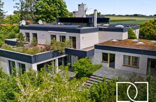 Villa kaufen in 91338 Igensdorf, Alleinlage mit Panoramablick! Luxuriöse Architektenvilla mit 7.847 m² Grundstück und Schwimmhalle