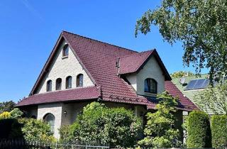 Einfamilienhaus kaufen in 12529 Schönefeld, Wunderschönes Einfamilienhaus mit 7 Zimmern und traumhaftem Garten mit Swimmingpool in Großziethen