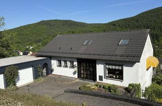 Einfamilienhaus kaufen in 54574 Birresborn, Einfamilienhaus mit ELW, großer Garage und unverbaubarem Talblick