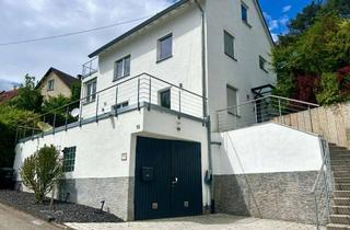 Einfamilienhaus kaufen in 71069 Sindelfingen, Stilvolles freistehendes Einfamilienhaus mit modernem Charme und Panoramablick