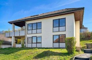Haus kaufen in 95502 Himmelkron, Charmantes Zweifamilienhaus in ansprechender Wohnlage in Himmelkron