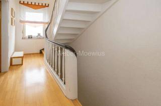 Haus kaufen in 53797 Lohmar, Zweifamilienhaus mit Garten, Loggia und 2 Garagen + Stellplätze