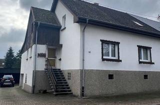 Haus kaufen in 66793 Saarwellingen, Großzügiges 1-2 Familienhaus in einer ruhigen Wohngegend von Saarwellingen zu verkaufen