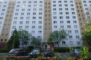 Anlageobjekt in 10315 Friedrichsfelde, Sonnige Balkon-Wohnung mit Fahrstuhl in ruhiger Wohnlage - vermietet, ideal zum Kauf!
