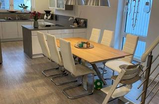 Wohnung mieten in 53859 Niederkassel, Geräumige, modernisierte 5-Raum-Wohnung mit geh. Innenausstattung mit Balkon und EBK in Niederkassel
