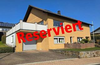 Einfamilienhaus kaufen in 54614 Schönecken, Schönecken - Einfamilienhaus mit Einliegerwohnung, Garten und Garage in ruhiger Lage!
