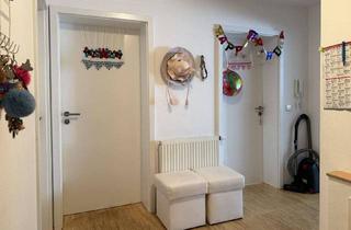 Wohnung kaufen in 74564 Crailsheim, Crailsheim - Schöne, lichtdurchflutete 3-Zimmer-Wohnung mit Terrasse, Kellerabteil und Einzelgarage in Crailsheim