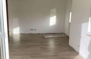 Wohnung mieten in 72654 Neckartenzlingen, Exklusive, geräumige und sanierte 1-Zimmer-Wohnung mit Balkon, Einbauküche und Stellplatz