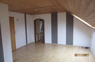 Wohnung mieten in St Bruno Str 17, 97204 Höchberg, Freundliche und sanierte 3-Zimmer-DG-Wohnung in Höchberg