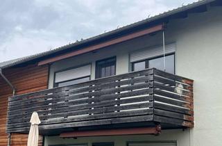 Wohnung mieten in Jägerweg 21, 85658 Egmating, Stilvolle, modernisierte 4-Raum-Dachgeschosswohnung mit Balkon und Einbauküche in Egmating