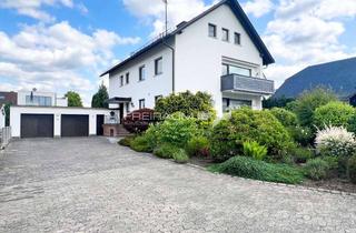 Haus kaufen in 57223 Kreuztal, FREIRAUM4 +++ Hochwertig errichtetes Zweifamilienhaus mit zwei Garagen in Buschhütten
