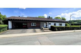 Haus kaufen in 35619 Braunfels, Zweifamilienhaus in begehrter Lage auf großem idyllischen Areal