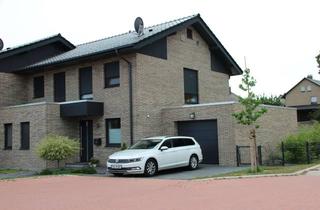Haus mieten in 32369 Rahden, Doppelhaushälfte (KfW 55) mit Einbauküche und Garage +++ Erdwärmepumpe +++ Zentrale Lüftungsanlage
