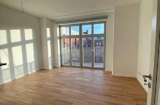 Wohnung mieten in Adolf-Heyden-Strasse, 12555 Köpenick, Sonnige Ost-Wohnung zum Innehof! mit EBK, Balkon und Abstellkammer mit Waschmaschinenanschluss!
