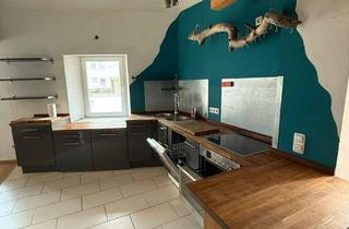 Einfamilienhaus kaufen in 97277 Neubrunn, Einfamilienhaus mit Gewerbepotenzial (ideal für Praxis, Büro oder Wohneinheit im EG).