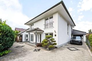 Villa kaufen in 22850 Norderstedt, Exklusive Villa mit Natur-Schwimmteich - unmittelbar an der Nordgrenze Hamburgs