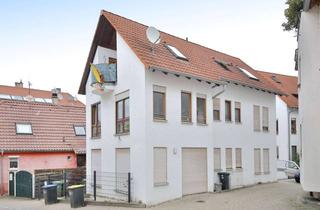 Wohnung kaufen in 75446 Wiernsheim, Stilvolle Maisonettewohnung in einem gepflegten Zweifamilienhaus – Wohnen auf zwei Ebenen
