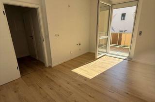 Wohnung mieten in Crotenlaider Straße 51, 08393 Meerane, Erstbezug nach Sanierung mit Balkon: schöne 2-Zimmer-Wohnung in Meerane