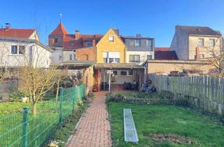 Haus kaufen in 17166 Teterow, Zentral: Stadthaus mit Südterrasse - Garage - Gartengrundstück....