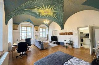 Wohnung kaufen in 86381 Krumbach, Modernes Wohnen mit mondänem Flair!