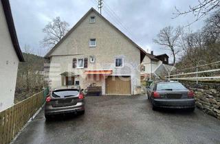 Haus kaufen in 75365 Calw, Renovierungsbedürftiges Haus mit Potenzial in ruhiger Calw-Lage.