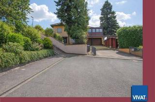 Haus kaufen in 61279 Grävenwiesbach, Grävenwiesbach - Generationenhaus mit großem Wintergarten, Außenpool, Doppelgarage & -carport, Top-Aussicht!