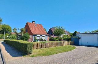 Einfamilienhaus kaufen in 24248 Mönkeberg, Mönkeberg - Renditeobjekt - Einfamilienhaus mit Grundstück in bester Lage