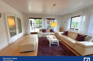 Haus kaufen in 73463 Westhausen, Westhausen - Repräsentatives Zweifamilienhaus mit Einliegerwohnung