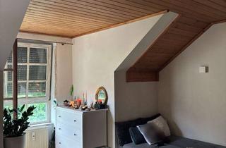 Wohnung mieten in 94086 Bad Griesbach, 2-Zimmer-Maisonette-Wohnung mit Wohnzimmer, separatem Schlafzimmer, Küche, Bad und Balkon.