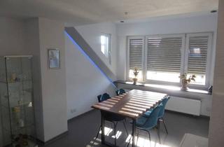 Wohnung mieten in Weinheimer Str. 96, 68519 Viernheim, Exklusive helle 2,5-Zi.-Dachgeschosswohnung mit geh. Innenausstattung, Süd-Balkon, EBK, Klima, Kamin