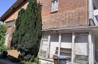 Haus kaufen in Holstenstraße 34, 25560 Schenefeld, Sanierungshaus mit Potential, zentral in Schenefeld (Steinburg), 3 Wohneinheiten + 1 Laden!