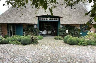 Haus kaufen in 23738 Beschendorf, Reetdachtraum mit großem Garten in Ostseenähe