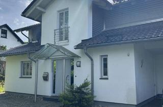 Haus mieten in Auf Den Peulen 21, 57439 Attendorn, Architektenhaus BJ 1999 - 5-Zimmer-Haus mit EBK, Parkettböden und Kamin in Attendorn