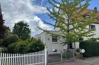 Haus mieten in 61440 Oberursel, Neu saniertes EFH (DHH) mit integrierter ELW in großartiger Wohnlage von Oberursel (nähe Stadtmitte)