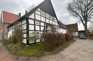 Wohnung kaufen in 32758 Detmold, 2 ZKBT Detmold PiVi VL renoviertes Fachwerkhaus