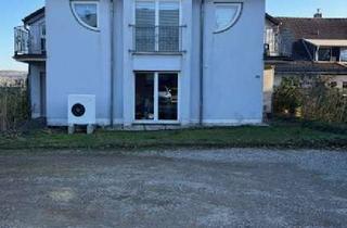 Wohnung kaufen in Lindberghstraße XXX, 52224 Stolberg, Hübsche 3-Zimmer-Dachgeschosswohnung mit Balkon u. großem Garten in Stolberg-Mausbach