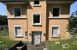 Haus kaufen in 65817 Eppstein, Helles Ein-/Zweifamilienhaus mit Sanierungsbedarf in Waldrandlage von Eppstein