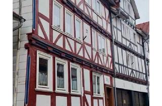 Mehrfamilienhaus kaufen in 37269 Eschwege, Eschwege - Großes Wohnhaus in Eschweger Innenstadt