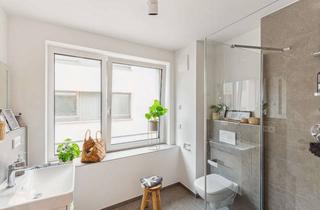 Wohnung kaufen in Ulrichstraße 37, 71384 Weinstadt, *3 Zimmer* Dachgeschoss-Wohnung mit Loggia + Aufzug *zentral in Beutelsbach*