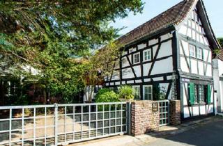 Wohnung mieten in 63303 Dreieich, Wohnen mit Stil: Altstadtwohnung mit Terrasse, Kamin & Naturstein-Gewölbe