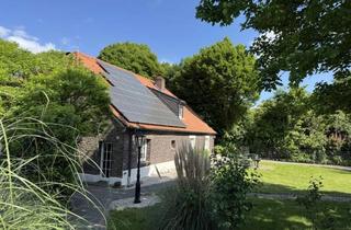 Bauernhaus kaufen in Gartenweg, 46509 Xanten, Traumhaftes denkmalgeschütztes saniertes Bauernhaus mit Solaranlage, zwei Kaminen & 1.050m² Garten