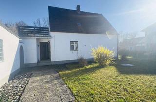 Haus kaufen in 85368 Wang, Träumen, renovieren, wohnen - Kleines Haus auf idyllischem Grundstück mit Bachlauf