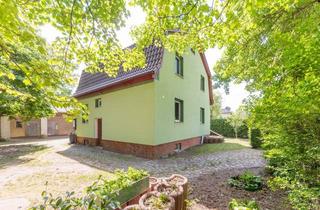Einfamilienhaus kaufen in 15345 Rehfelde, Mit Keller, Lager-/Werkstatt-Nebengebäude, Einbauküche, Balkon uvm.: Einfamilienhaus in Rehfelde