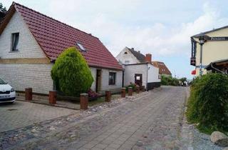 Haus kaufen in Bahnhofstraße, 18556 Wiek, Haus auf Rügen ca. 100 Meter vom Wieker Hafen entfernt "Handwerkerobjekt"